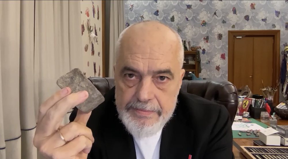 Tirana zgjohet në ankth, Rama me gur në dorë shpall armiq në vend që të japë përgjigje