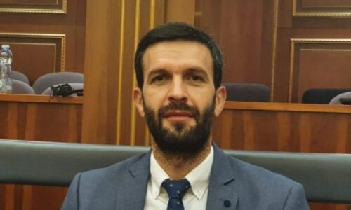 Eman Rrahmani: Një çift s’do me i prish linjat e trupit, e marrin një grua me qira me bë fëmijë për ta