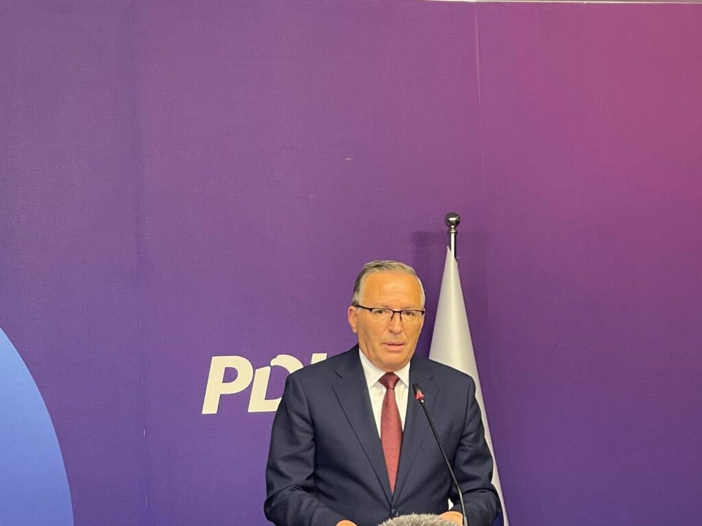 Bedri Hamza jep dorëheqje nga posti i kryetarit të PDK-së
