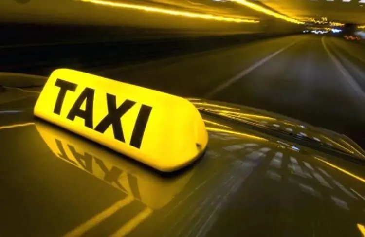 Rrihet takstisti në stacionin e autobusëve në Gostivar