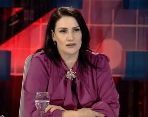 Saranda Imeri Stafai pyet Taravarin: Qeveria që e quaje më të keqe se ajo e Gruevskit, si u bë e përshtatshme për punësimin e bashkëshortes?