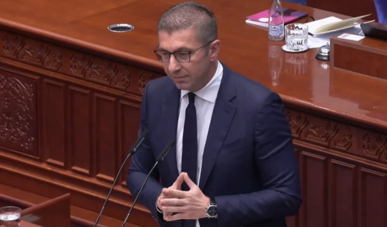 Mickoski-Rexhepit: Në qeverisjen tuaj 20-vjeçare, 10 mijë persona u larguan nga Bërvenica, 90% shqiptarë