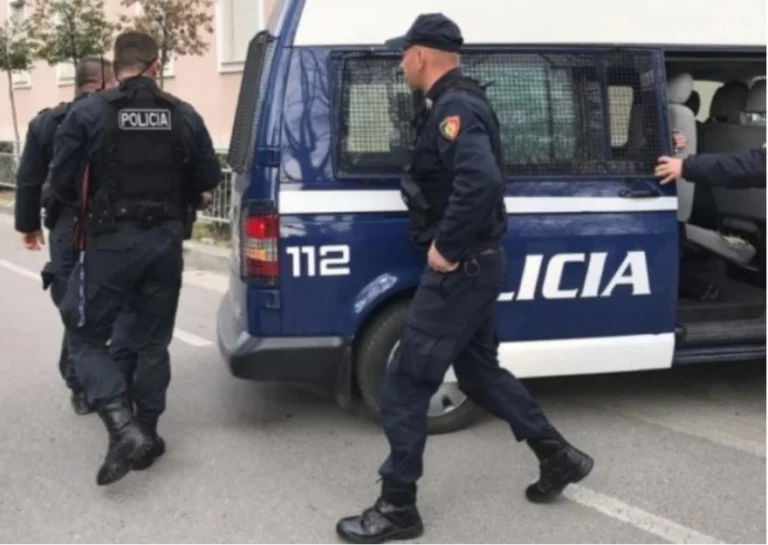 Kërkohej për një vrasje në Maqedoni: Turku 31-vjeçar bie në prangat e policisë shqiptare në Morinë