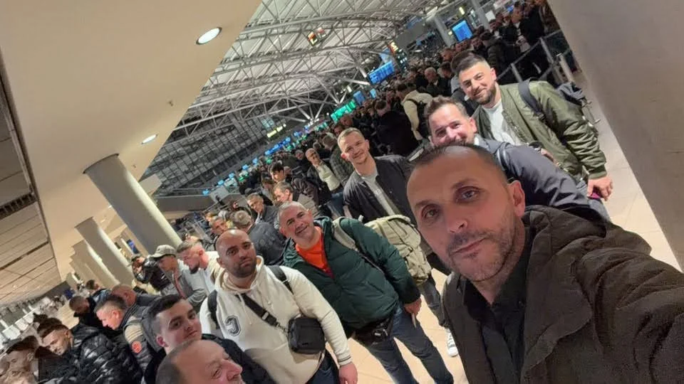Mërgimtarë shqiptarë nga Evropa mbërrijnë në Bërvenicë për të votuar në zgjedhjet e nesërme