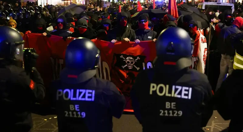 “Gen Z” ngrihet në protestë në Gjermani, mijëra të rinj kundër shërbimit ushtarak dhe kostos së lartë të jetesës