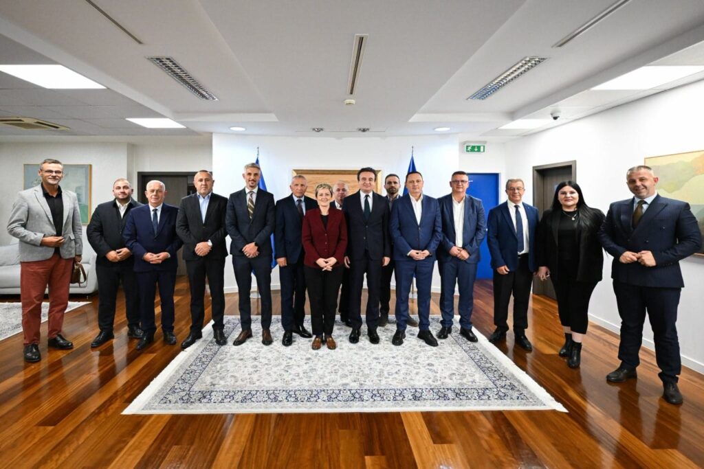 shqiptaret-behen-bashke-ne-serbi-cfare-synon-koalicioni-qe-ka-mbeshtetjen-e-albin-kurtit