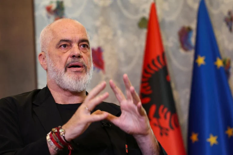 Rama kërcënon hapur protestuesit: Do t’ju gjobisim, burgosim dhe ndalojmë të dilni nga Shqipëria!