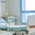 Nuk ka vende të lira në Klinikën e Neurologjisë, nga goditjet në tru po preken edhe pacientë më të rinj