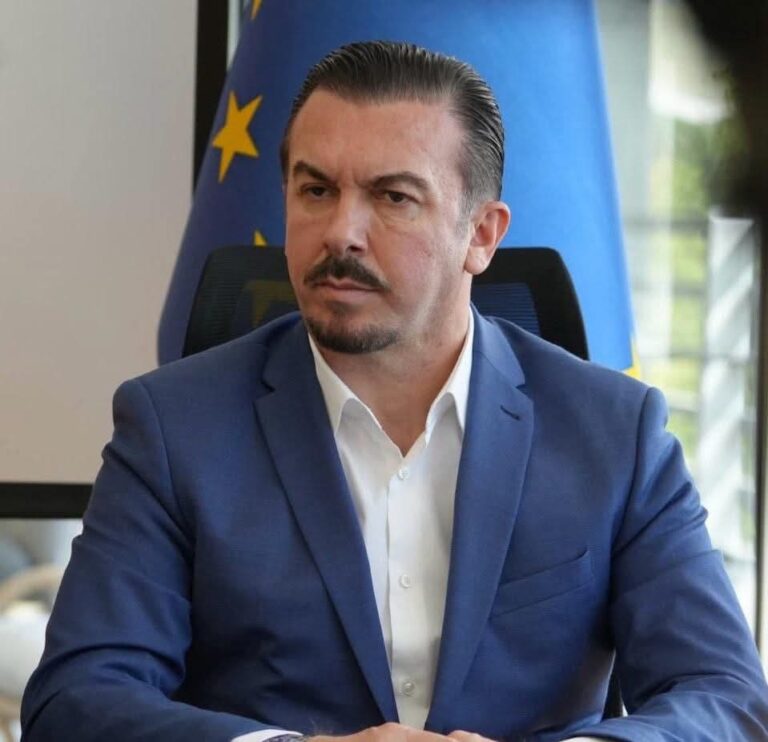 Fshehu 77 copë bizhuteri ari në jastëkun e qafës, dogana sekuestron ar me vlerë 4 milionë denarë në Bogorodicë!